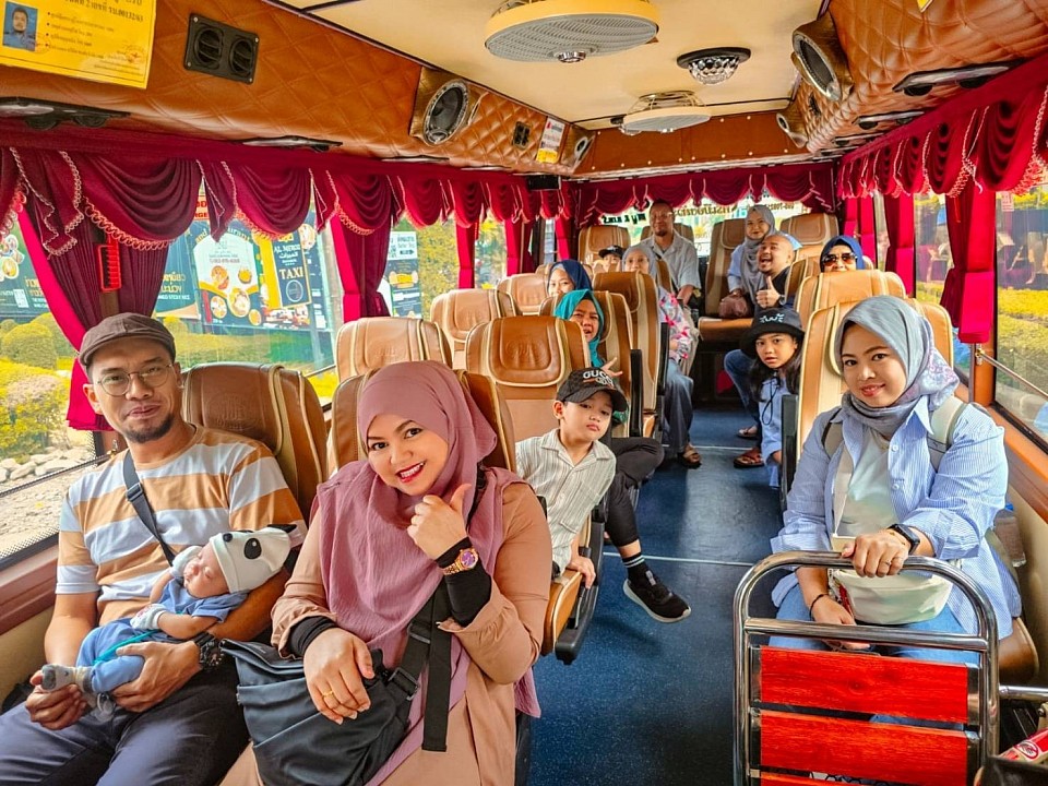 Minibus Rental with Driver & Bus Rental Services in Bangkok: Affordable Group Travel Buses for Events and Trips